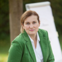 Portrait von Claudia van Oeffelen